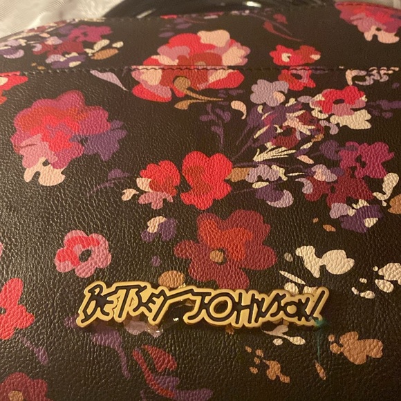 BETSEY JOHNSON BONNEE HANBAG BLACK PATENT LEATHER Heels sold separately - Picture 10 of 14